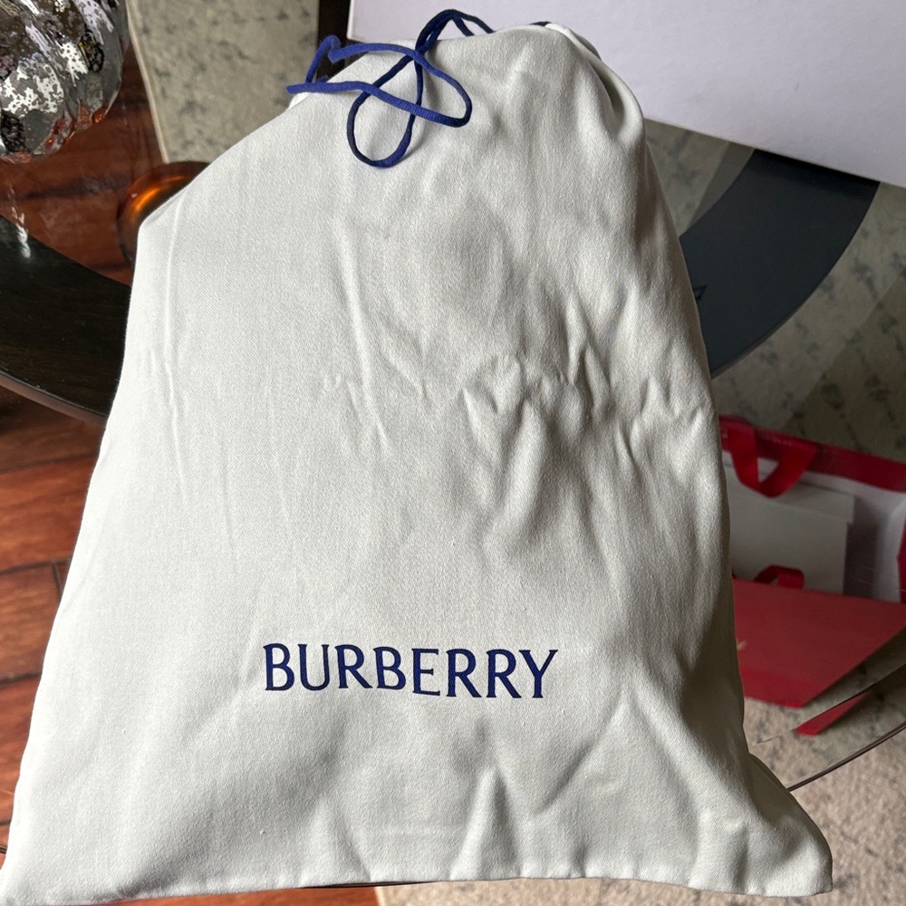 Burberry Cream Bag with Navy Logo